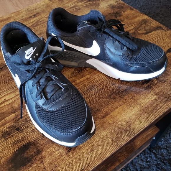 Womens Nike Air Max Excee black and white size 7 - Picture 4 of 4